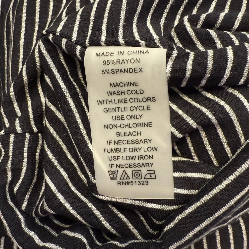 Vince Camuto NWT Black White Striped Midi Skirt Raw Hem Women’s Small - Picture 9 of 9